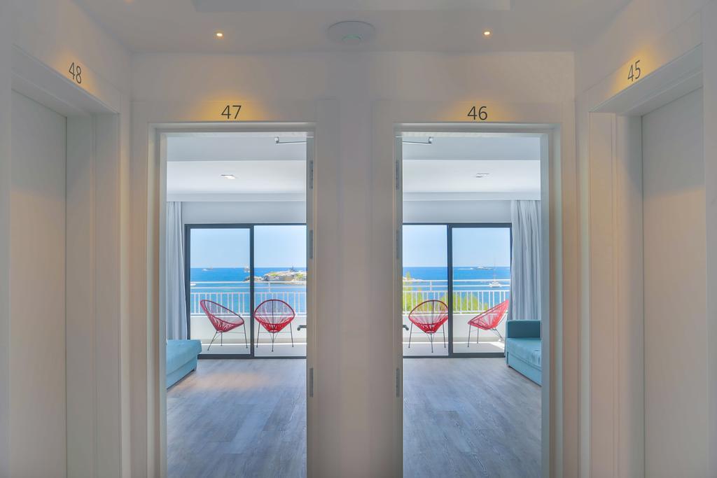 White - Adults Only Apart-hotel 4*